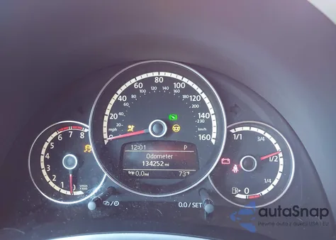 2013 Volkswagen Beetle 2.0T z USA, uszkodzony, nr VIN 3VW7A7AT0DM815375